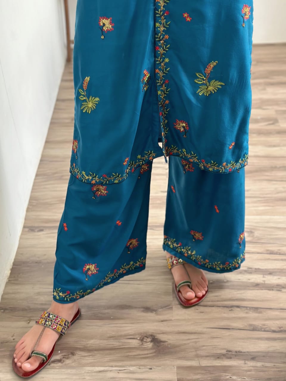 AAIRA SEQUENCE EMBROIDERY FRONT CUT 2PC