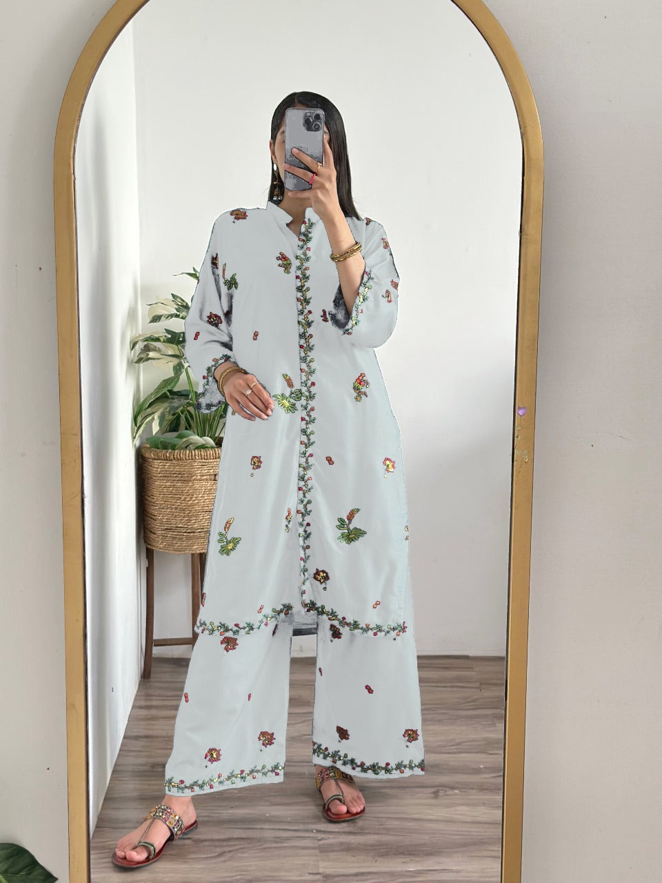 AAIRA SEQUENCE EMBROIDERY FRONT CUT 2PC