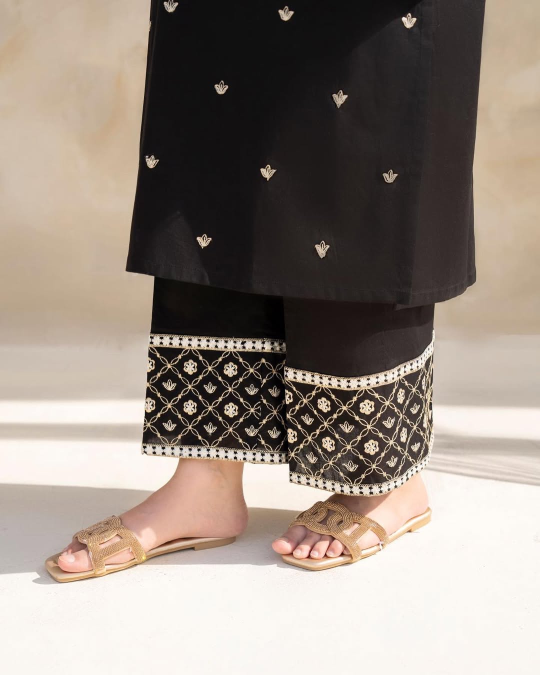 HOCK – Black Embroidered Long Length 2PC