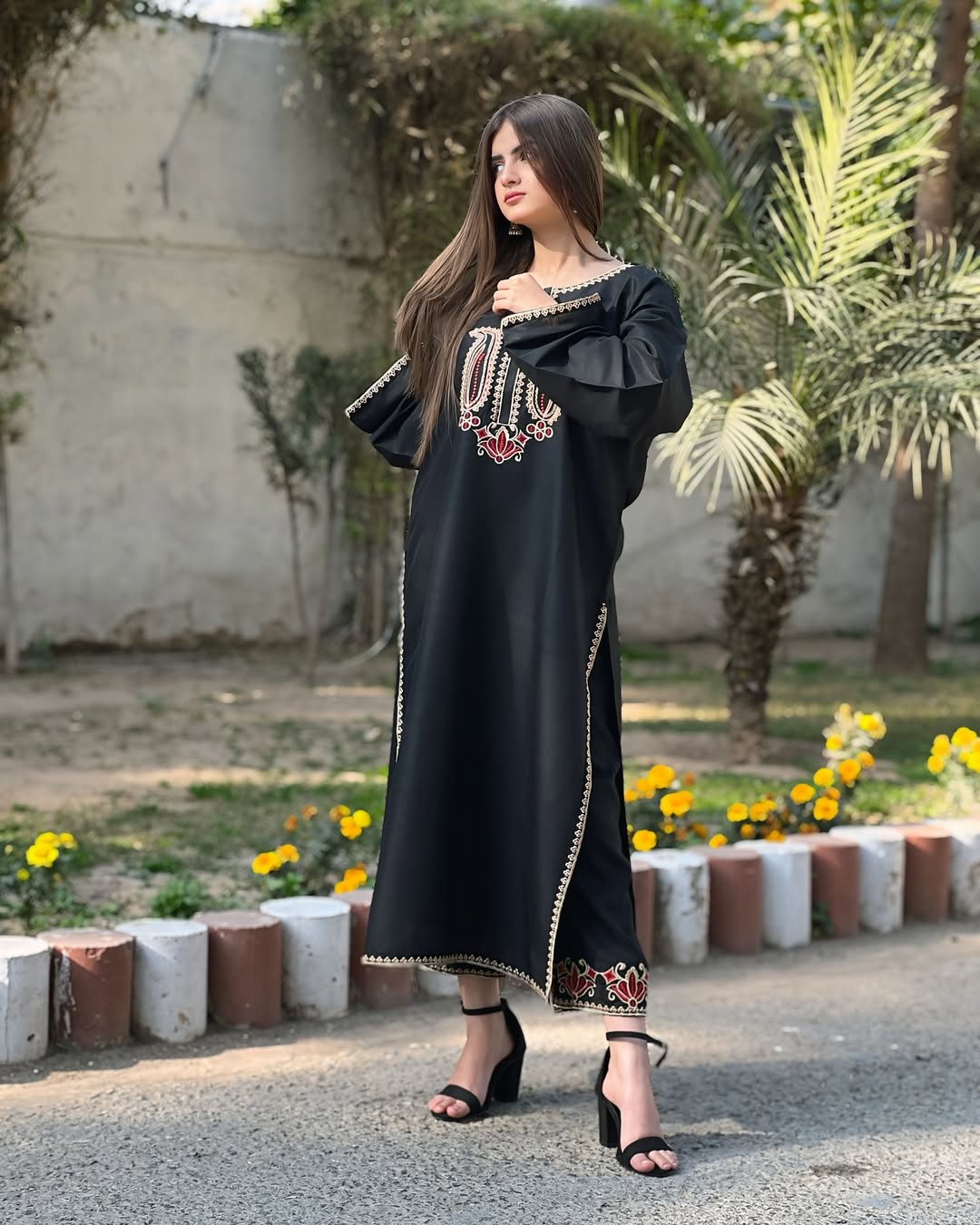 BLACK ROSE