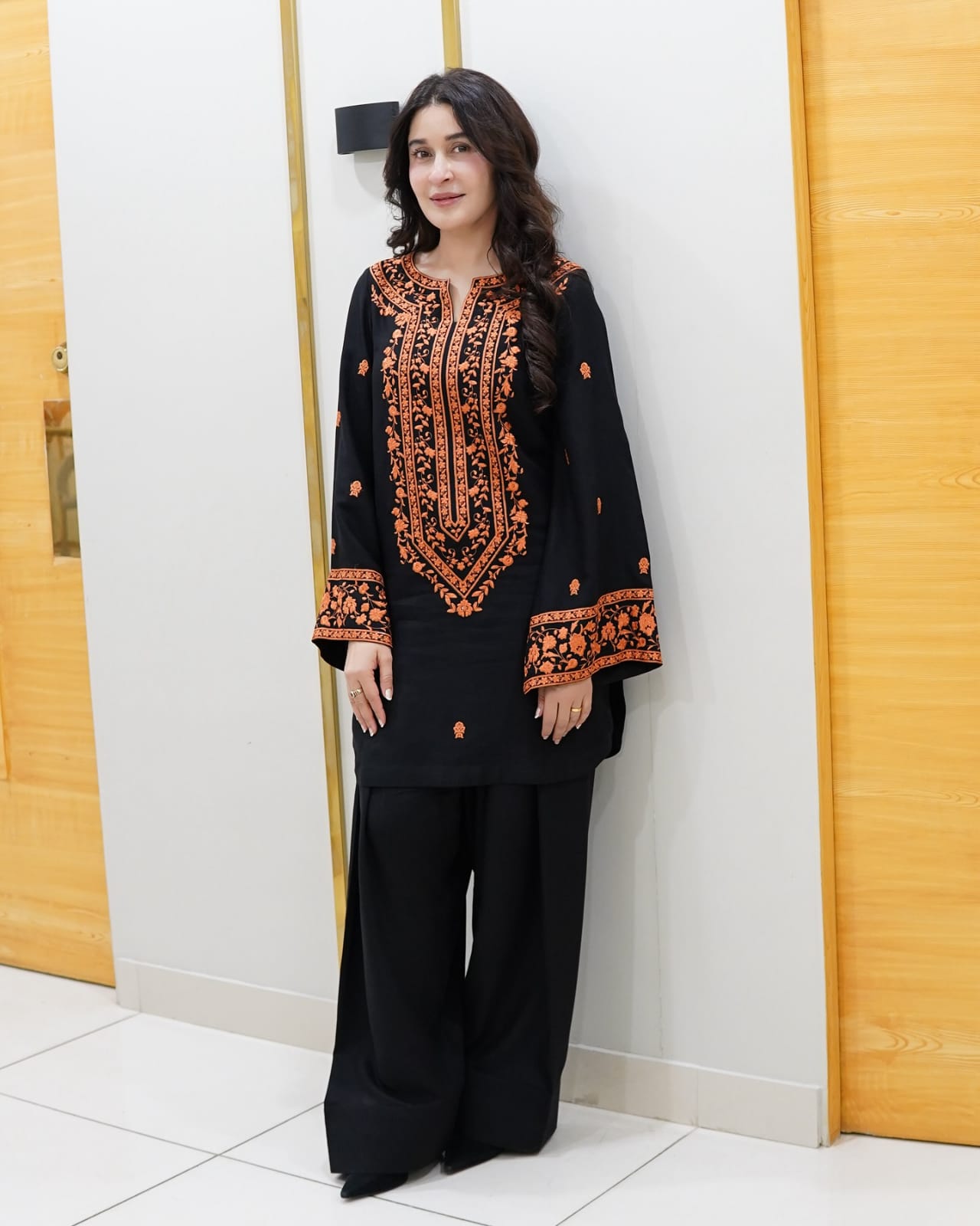 SOFIA ‎MEDIUM & LARGE SIZE