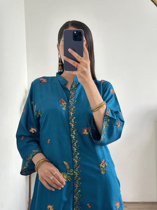AAIRA SEQUENCE EMBROIDERY FRONT CUT 2PC