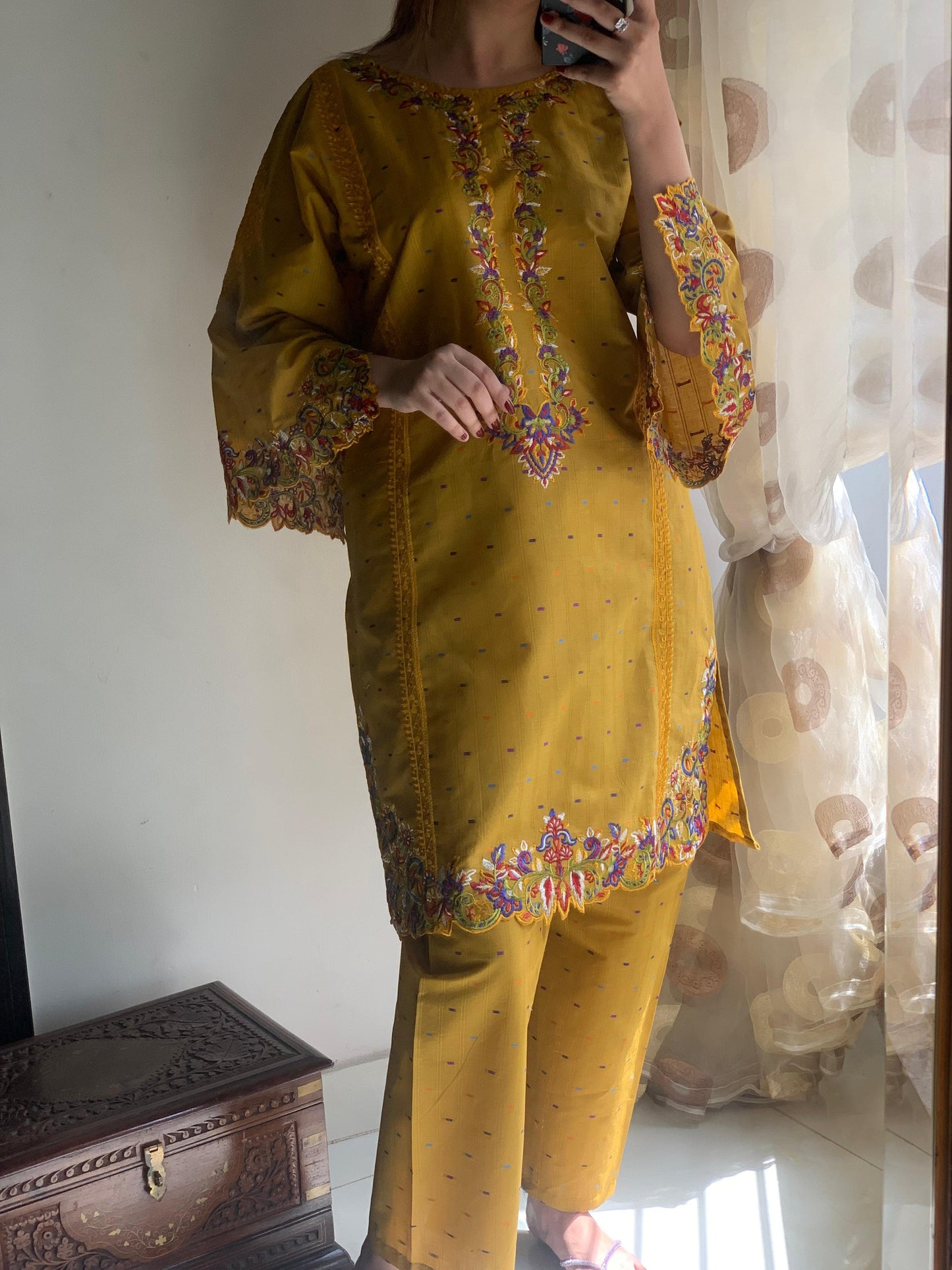 HOOR – Bazo Embroidered 2Pc