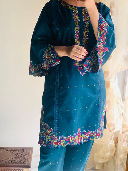 HOOR – Bazo Embroidered 2Pc