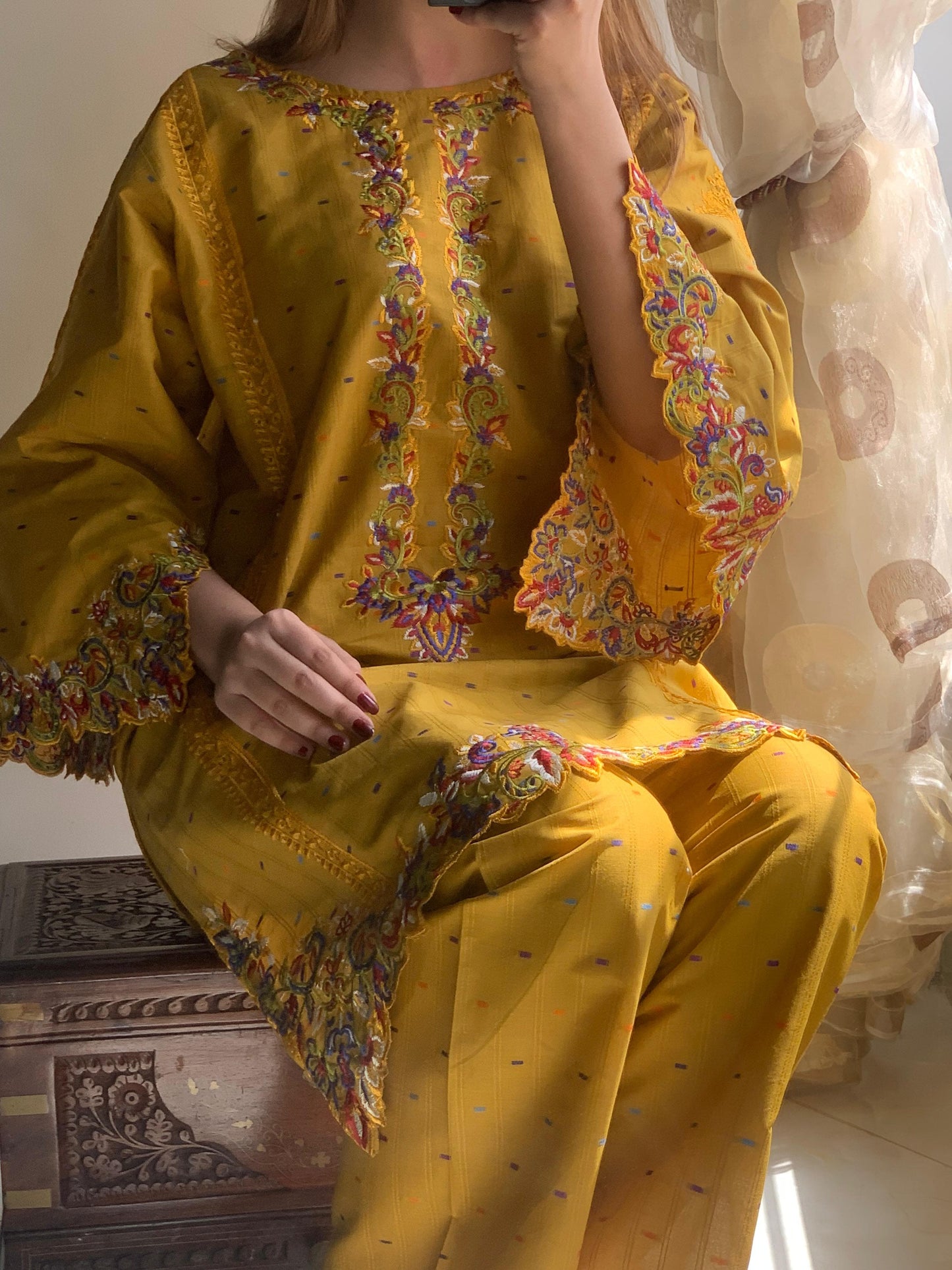 HOOR – Bazo Embroidered 2Pc