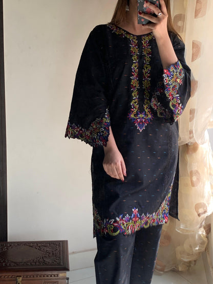 HOOR – Bazo Embroidered 2Pc