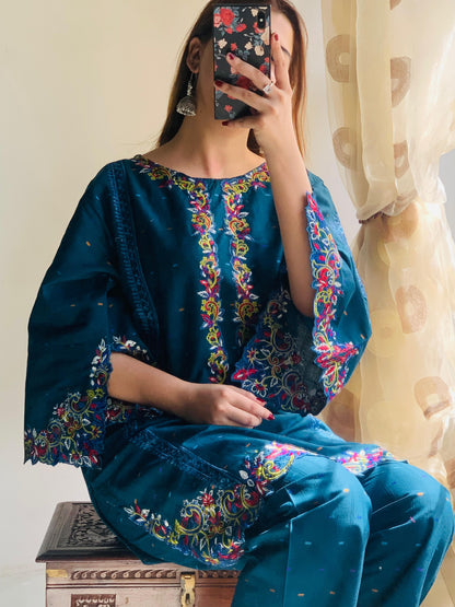 HOOR – Bazo Embroidered 2Pc