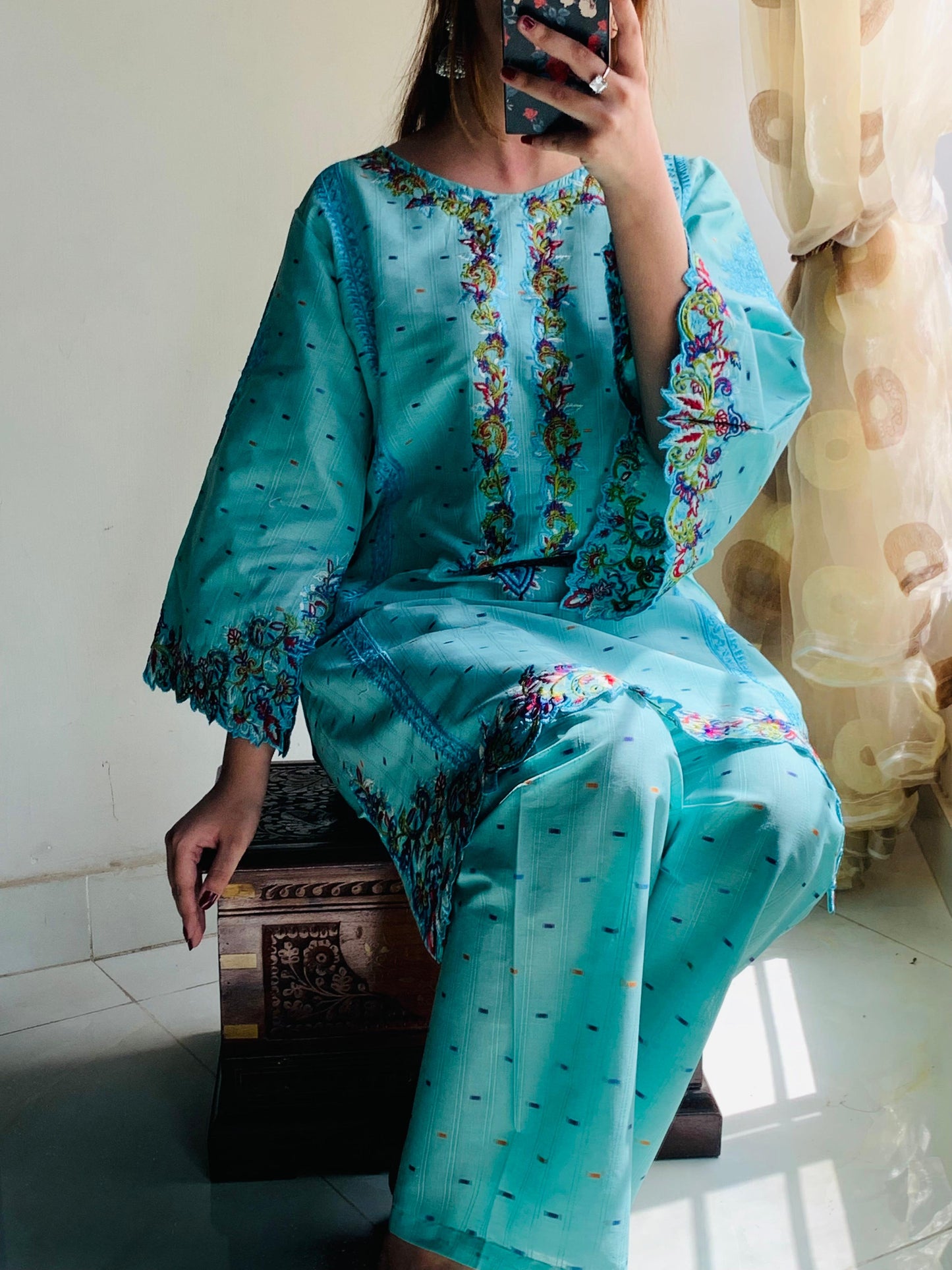 HOOR – Bazo Embroidered 2Pc